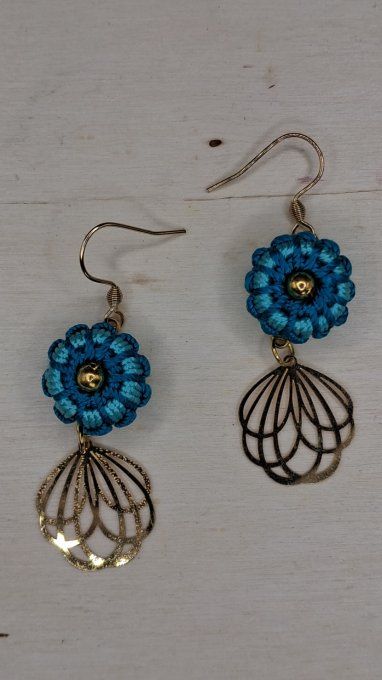 Boucles d’oreilles corolle marine